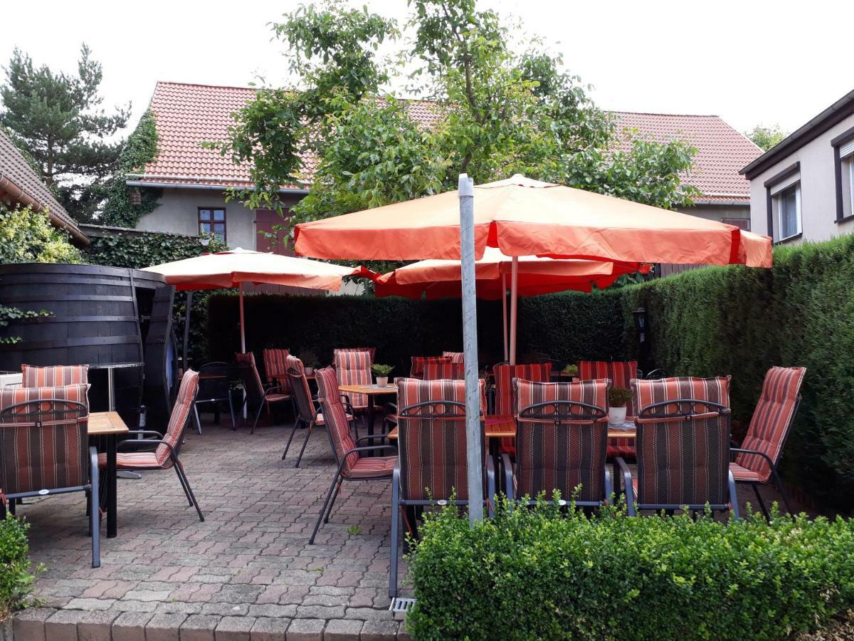 Gasthaus Zur Linde Harzgerode Exterior foto